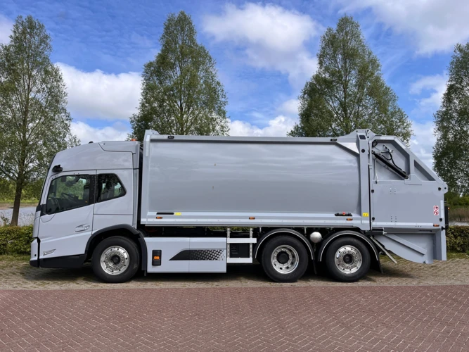 Primeur voor HVC - FM Low Entry (2)