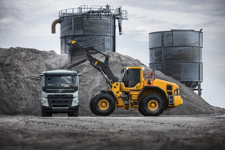 Paashuis-Volvo-Trucks-FMX-15