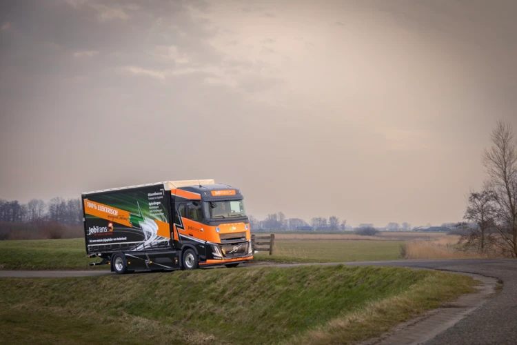 volvo-fh-aero-electric-jobtrans-2
