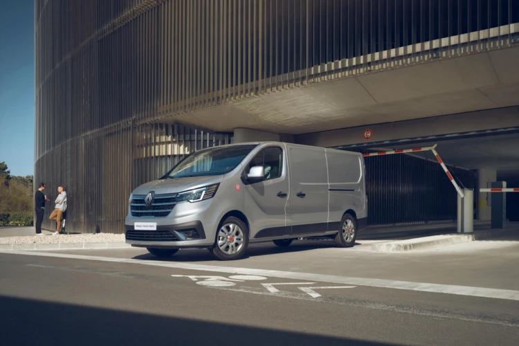 Paashuis-Renault-Trucks-Trafic-grey