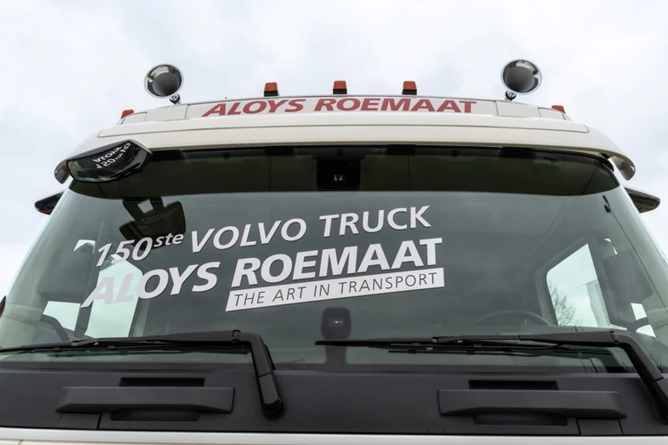 150ste Volvo-truck voor Aloys Roemaat Transport is FM Electric 4