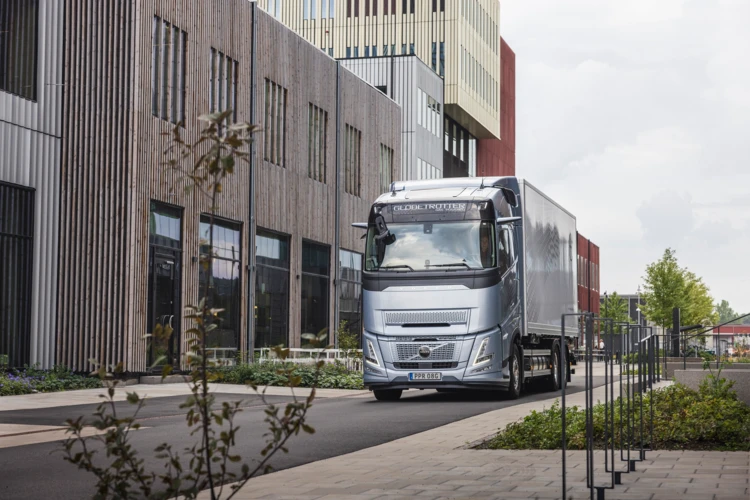 Volvo Trucks behaalt opnieuw maximale score bij Euro NCAP-test 1