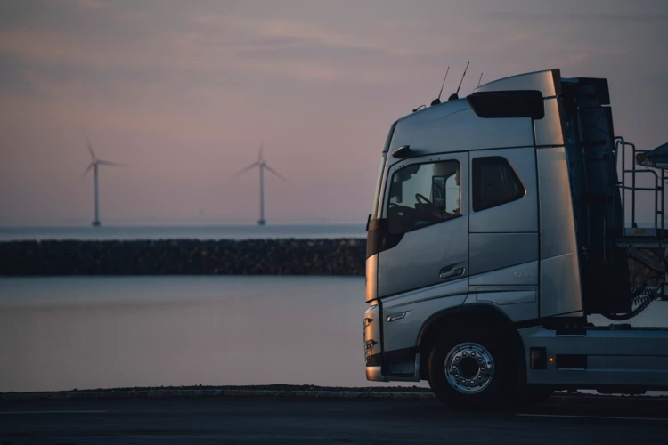 Paashuis-Volvo-Trucks-FH-14